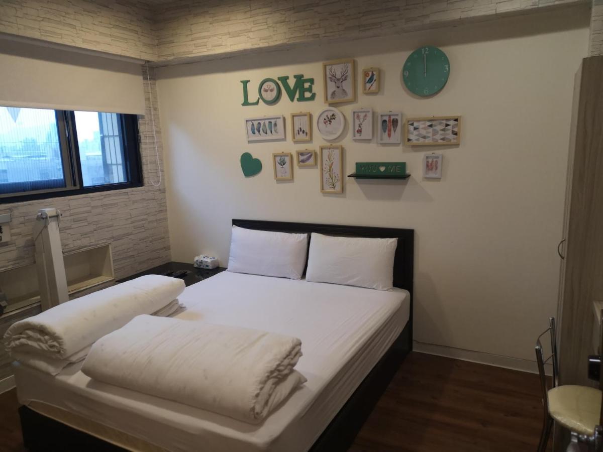 Ez Stay 西門邑居 Taipei Exteriör bild