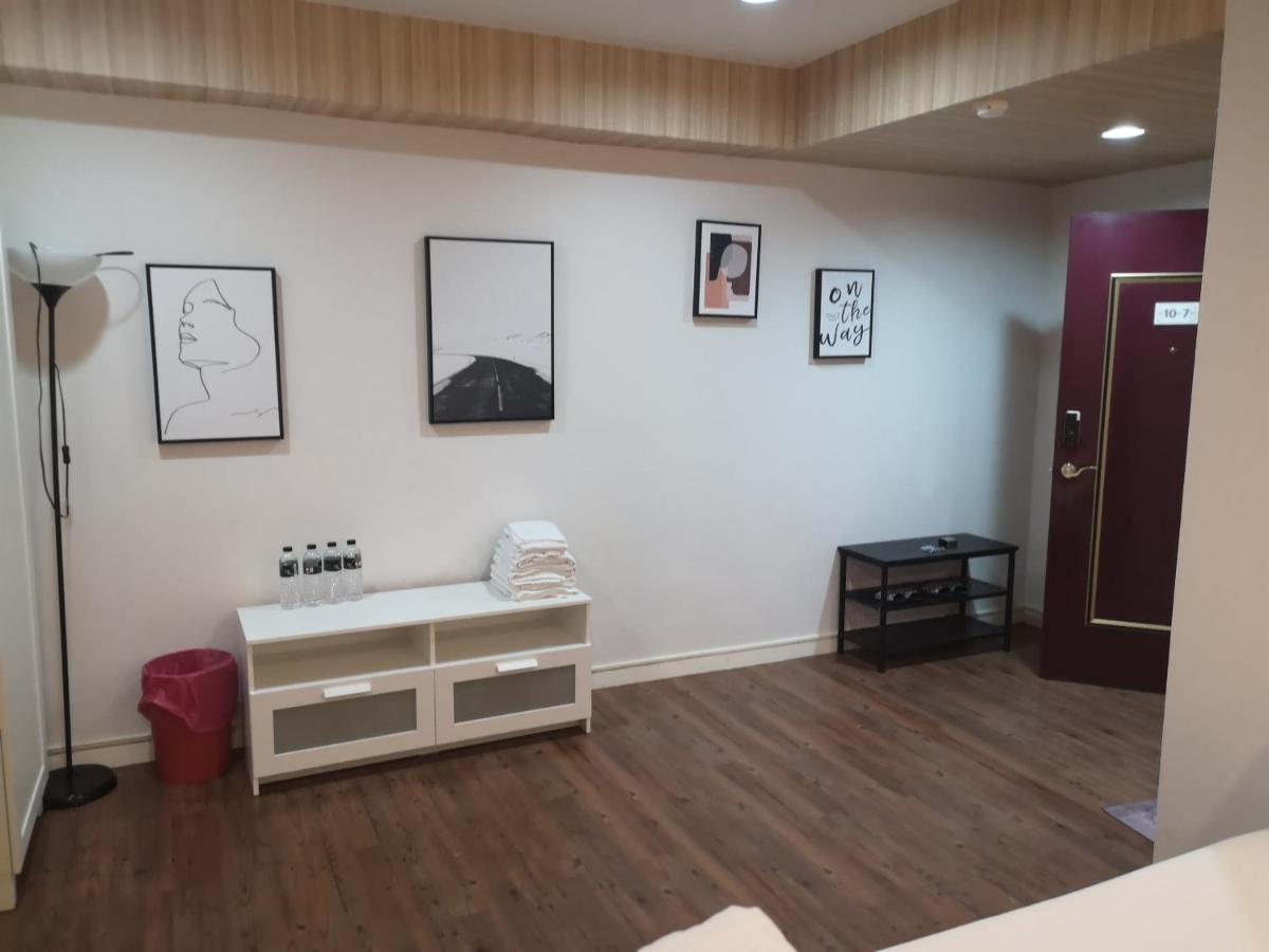 Ez Stay 西門邑居 Taipei Exteriör bild