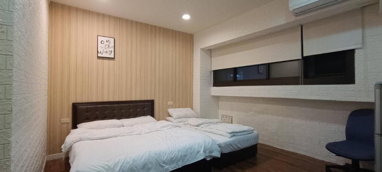 Ez Stay 西門邑居 Taipei Exteriör bild