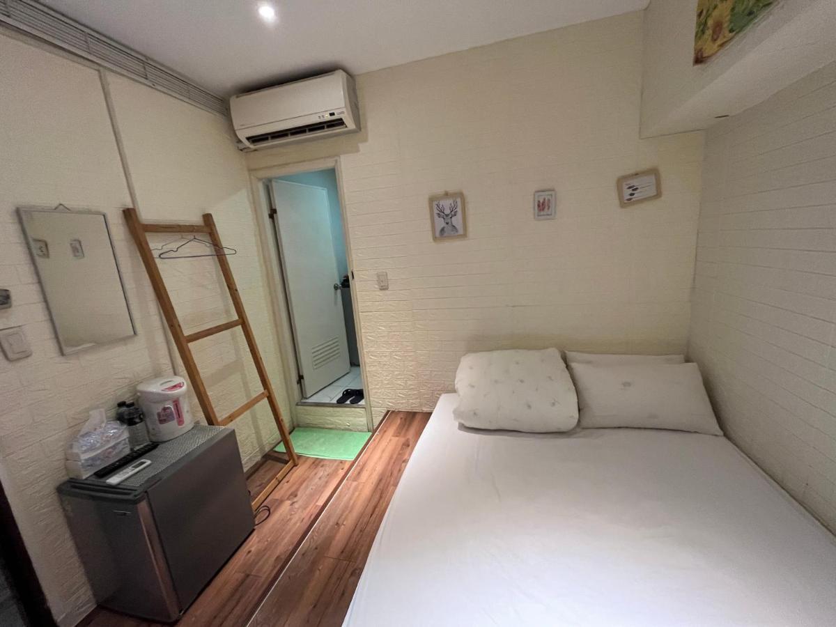 Ez Stay 西門邑居 Taipei Exteriör bild